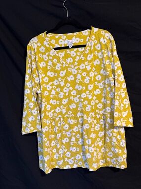 d&coYellow Floral V-Neck Top